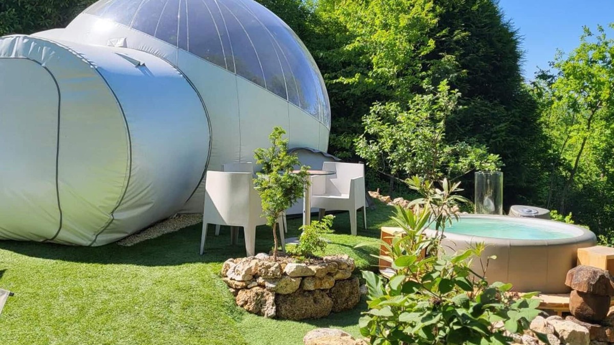 Dormans RV Rental | Glamping 'Les Bulles Du Coq De Champagne' with Mountain View, Private Terrace and Wi-Fi