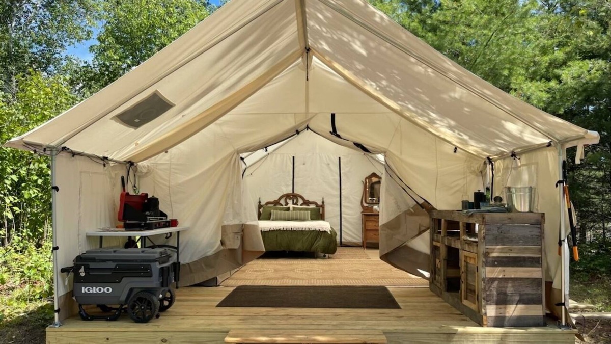 Cook RV Rental | Glamping on Lake Vermilion with everything you need.
