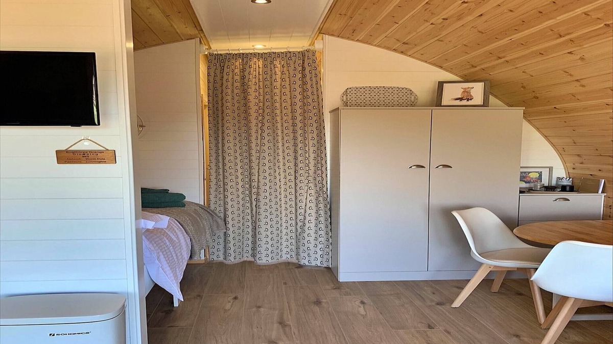 Low Catton Ski Chalet | Glamping Pod in Yorkshire Wolds Countryside