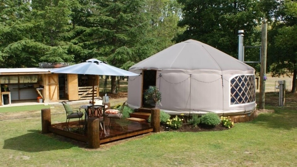 Alexandra House | Glamping Retreat - Rural Alexandra