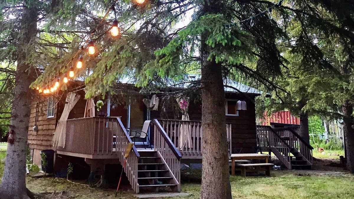 Central Alberta Cabin | GLAMPING! SummerFell Cabin - 2 Bedrooms, 6 Guests!