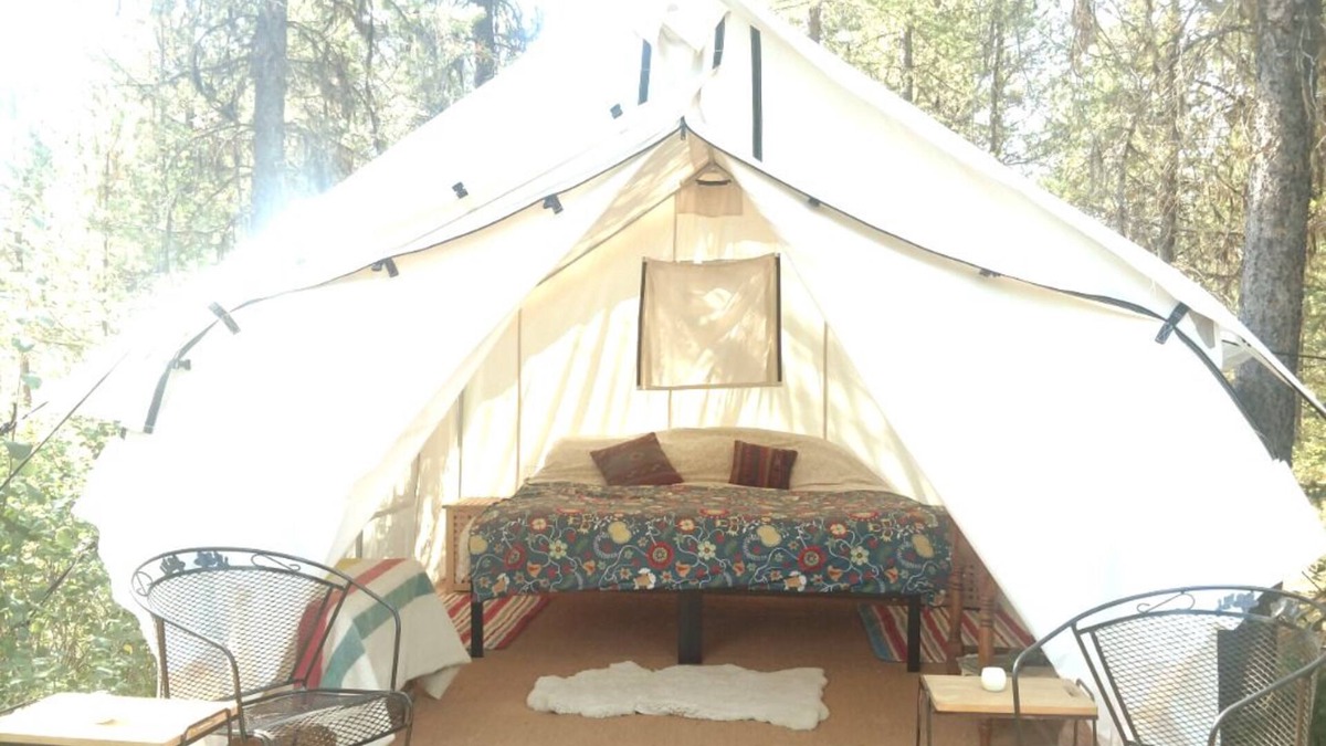 Polebridge Cabin | Glamping Tent 2, with Glacier National Park Views, near Polebridge