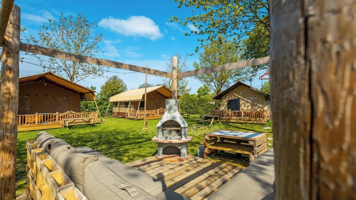 Municipality of Langedijk Cabin | Glamping tent with 2 bedrooms