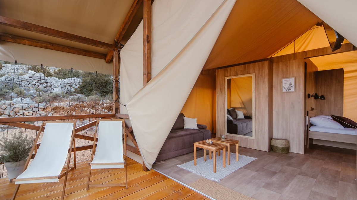 Veli Losinj House | Glamping Tents and Mobile Homes Trasorka - Campsite