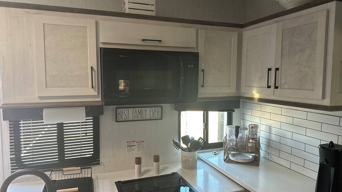 Berger RV Rental | Glamping with gorgeous sunset views, trolley to all wineries