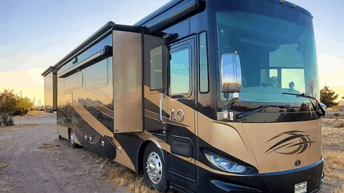 Kipling RV Rental | Glamplyfe in Cambridge: RV Site #2