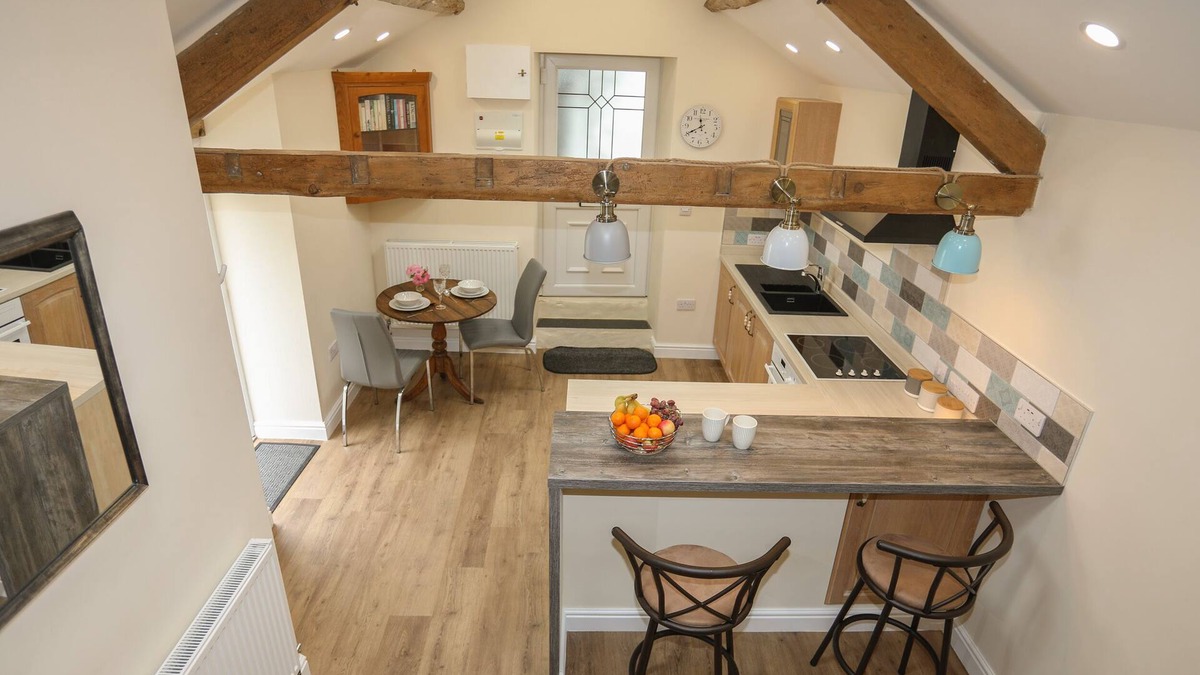 Barmouth Cottage | GLAN MEON COTTAGE, pet friendly in Barmouth