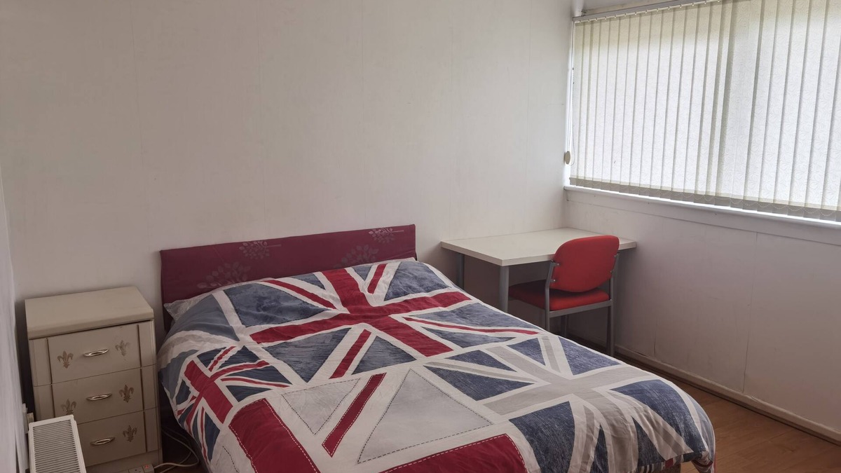 North Glasgow Apartment | Glasgow Main Door Flat near City Centre