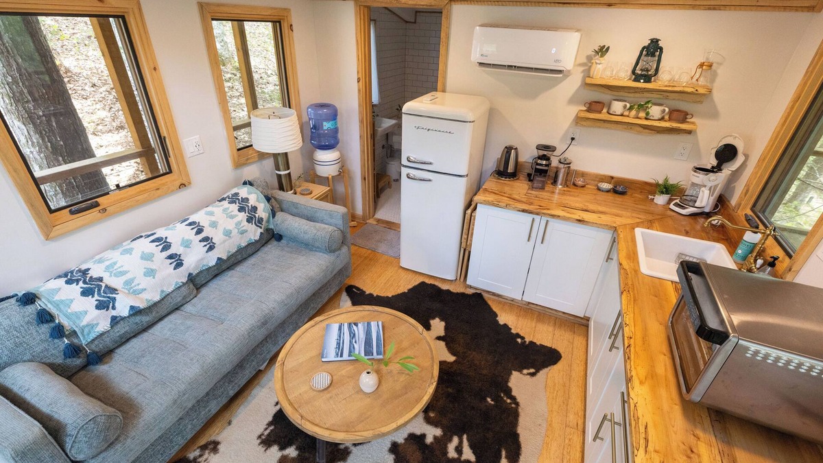Rogers Cabin | Glaucomy`s Suite | 1 Bed & 1 Bath