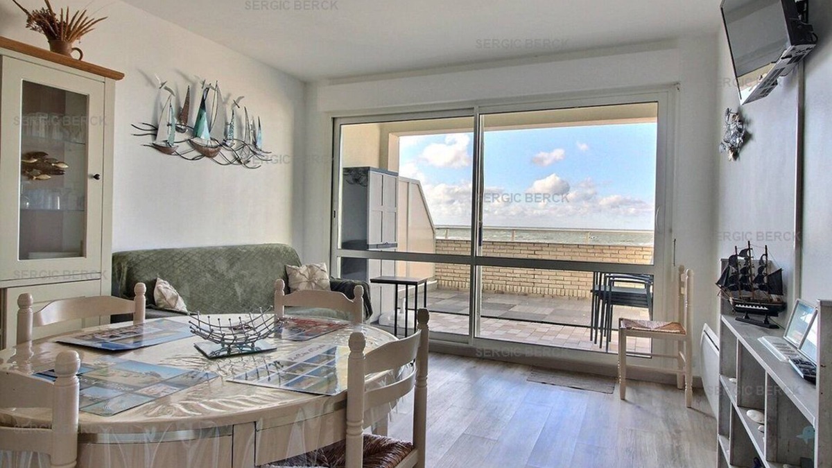 Berck-sur-Mer Apartment | GLB106 : Appt 4 pers, Ideally located with terrace facing the sea private parking