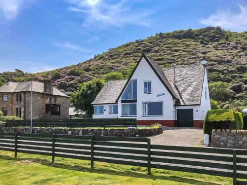 Campbeltown House | Gleaner Lea Apartment