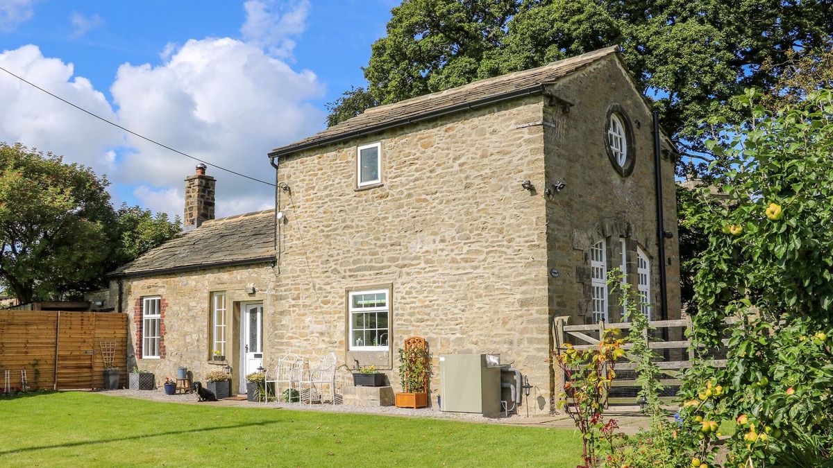 Skipton Cottage | GLEBE COTTAGE, family friendly, character holiday cottage in Skipton