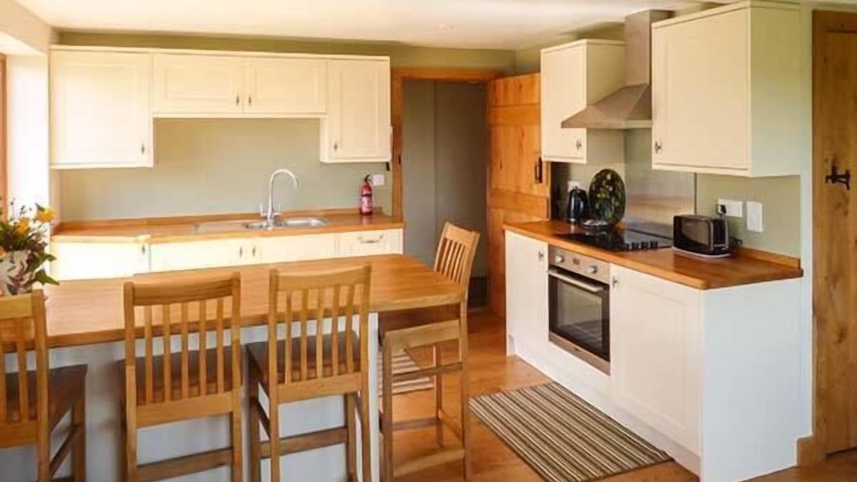 Coed-Y-Paen Cottage | Glebe Farm Cottage