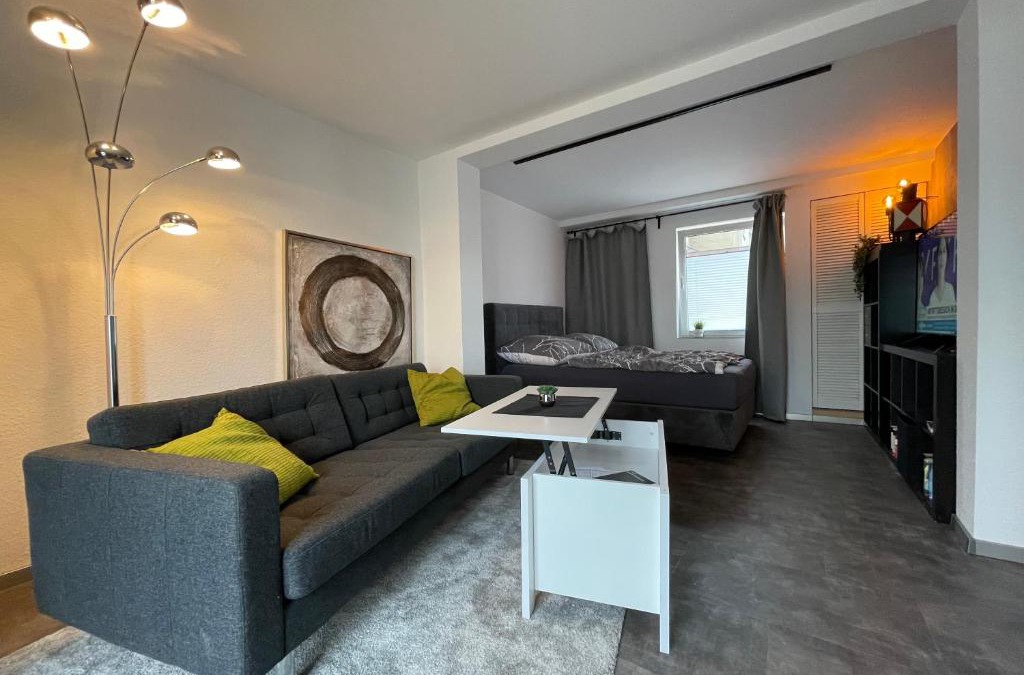 Bueckeburg Apartment | Gleis 11 - kontaktloser 24-7 Check-I, Boxpringbett, W-LAN & Parkplatz kostenlos