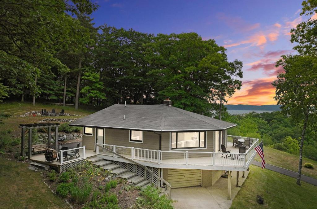 Empire House | Glen Lake Ridge