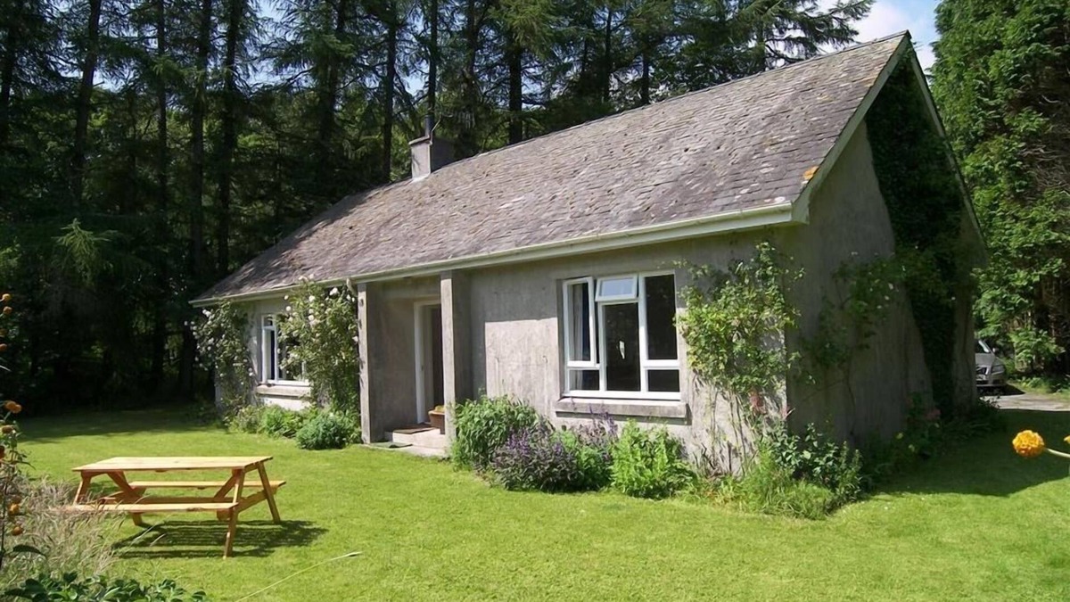 Kirkcudbright Cottage | Glenauld Cottage - a cottage that sleeps 6 guests in 3 bedrooms