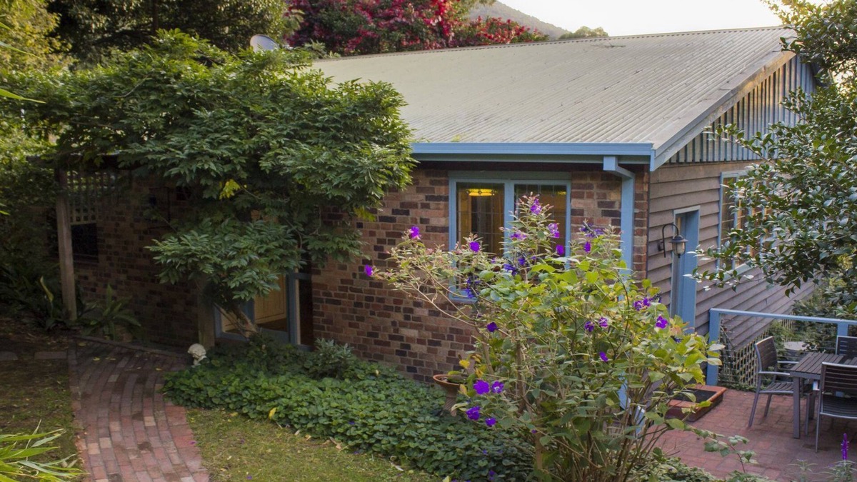 Warburton House | Glenbrook Cottage in Warburton