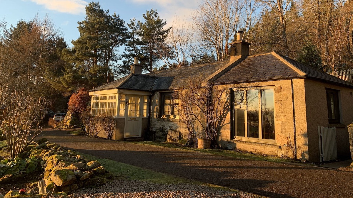Strathdon Cottage | Glenbuchat, Cairngorms Park - Secluded Cottage in a peaceful elevated location