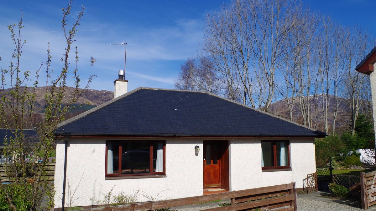 West Laroch Cottage | Glencoe: Strathassynt Cottage in the heart of stunning Highland scenery