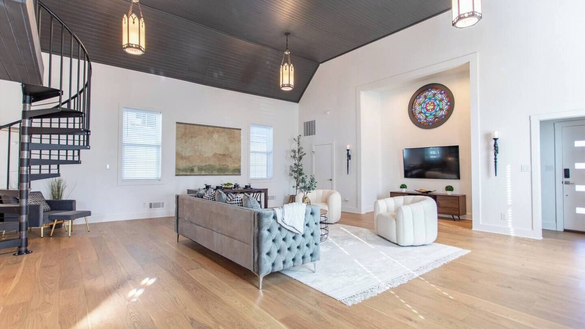 Scott Township House | Glendale Chapel: Historic Church Retreat