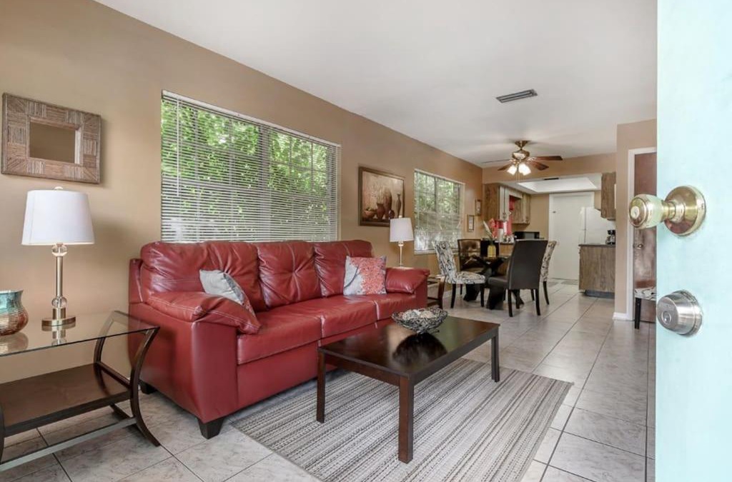 Brandon Apartment | Glendale Getaway Prime Brandon location