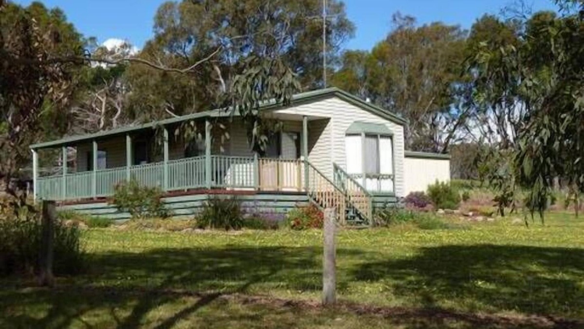 Culla Cottage | Glendara Cottage - located at Harrow