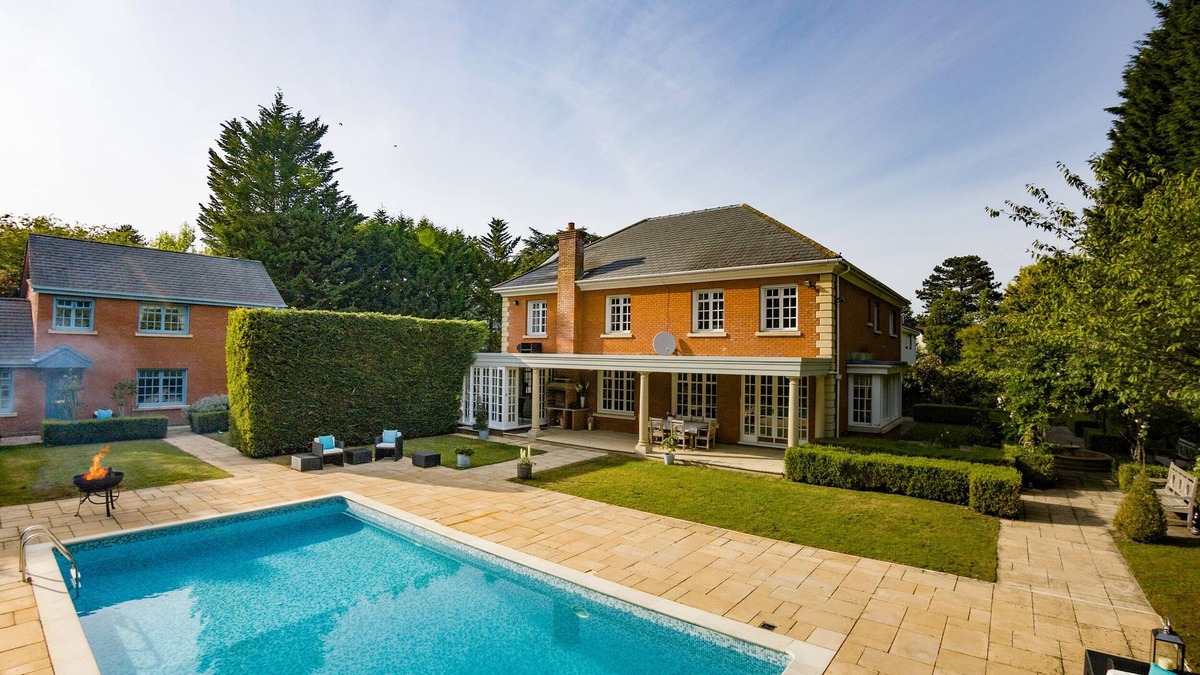 Sunningdale Cottage | GLENEAGLES, family friendly, luxury holiday cottage in Sunningdale