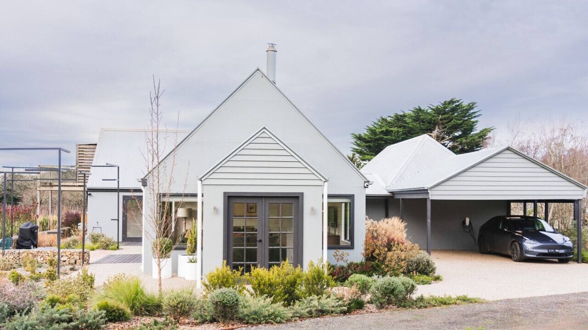 Romsey House | Glenfern House in the Macedon Ranges Wine Region