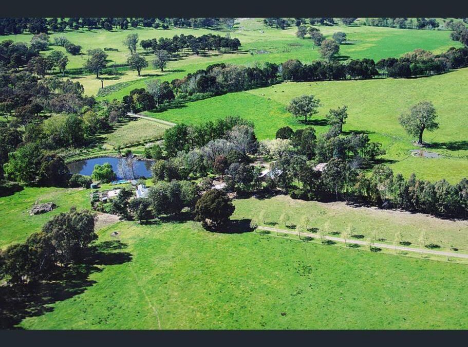 Warrenbayne House | Glenisla Farm House near Benalla