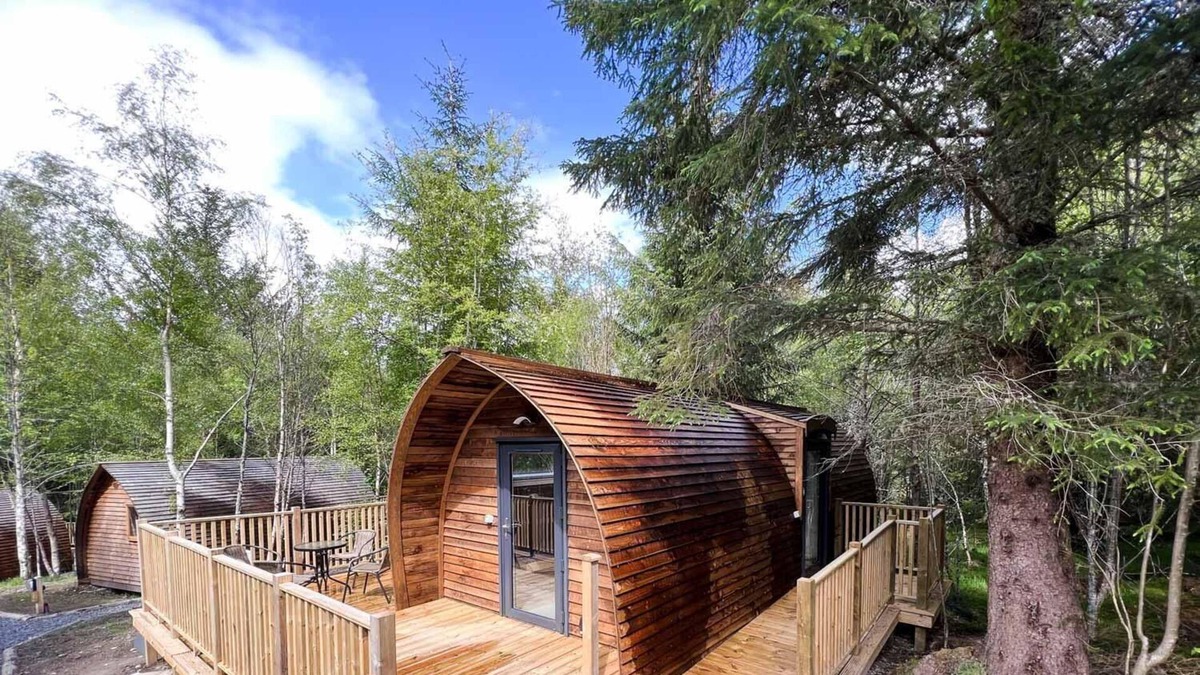 Tomintoul Cabin | Glenlivet Glamping in a Cosy Wooden Lodge - Dog Friendly