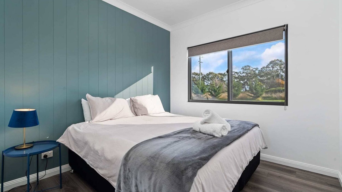 Forest Reefs House | Glenowrie Cottage - 1 King, 2 Singles Near Cadia