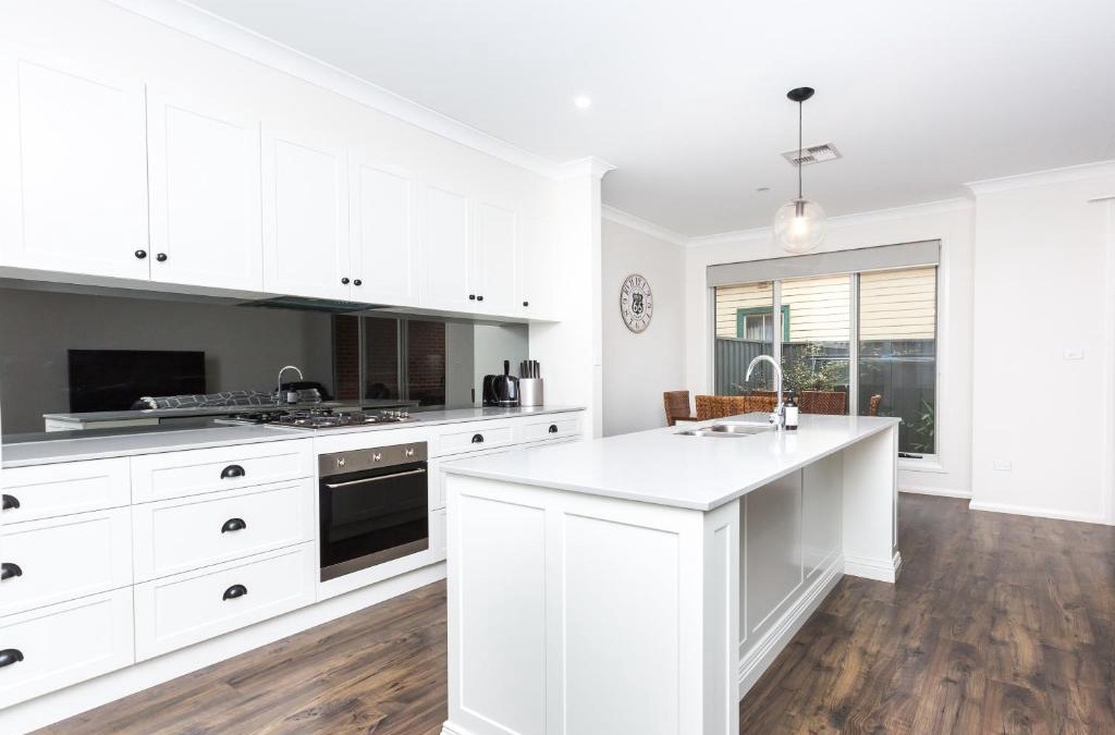 Wagga Wagga House | Glen’s Inner City Escape - CBD Central