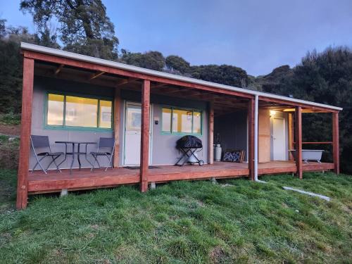 Akaroa Bed & Breakfast | Glenwood Akaroa Bush Retreat - Kanuka Hut