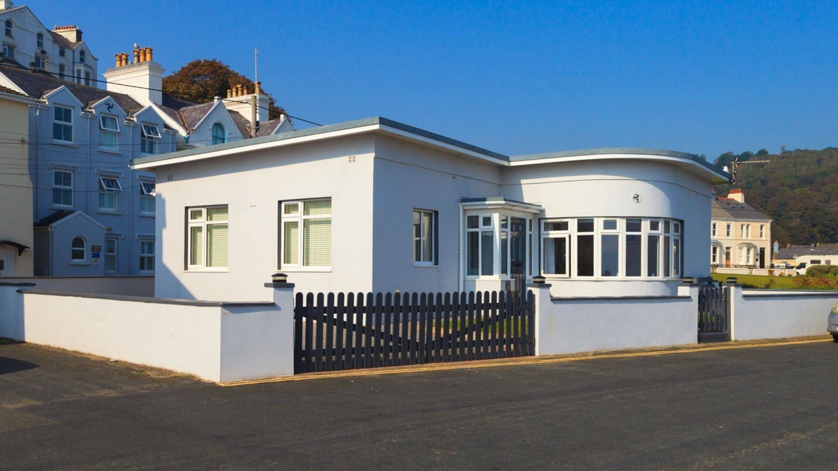 Baldrine Cottage | Glevum - a holiday cottage that sleeps 6 guests in 3 bedrooms
