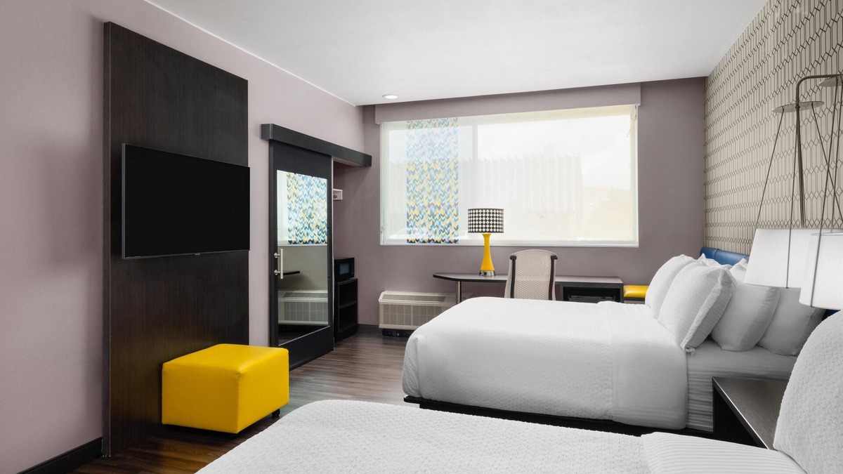 Enid Hotel | GLō Best Western Enid OK Downtown/Convention Center Hotel