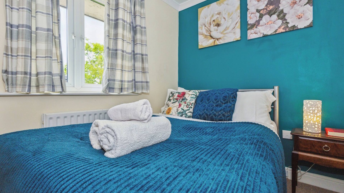 Hatfield Apartment | Global Boutique Relocation Ltd 2Bed -free parking