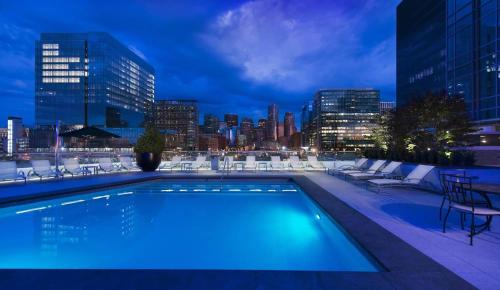 Seaport District Apartment | Global Luxury Suites at Boston Seaport