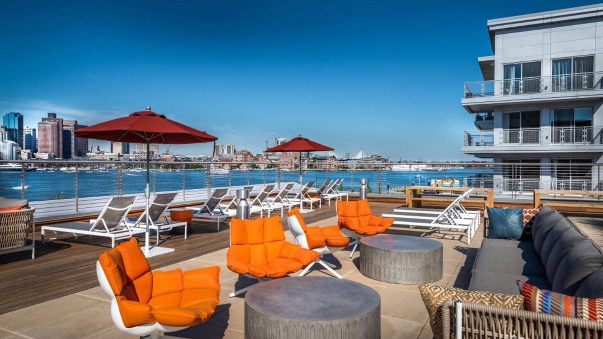 Central-Maverick Square - Paris Street Apartment | Global Luxury Suites East Boston