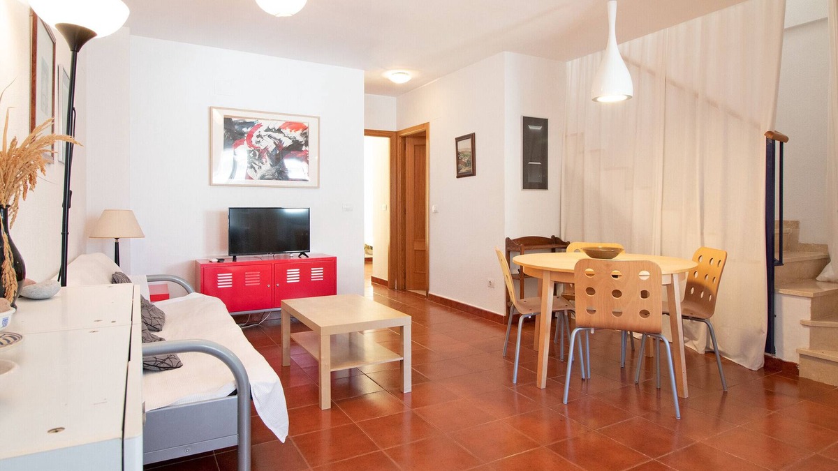 Playa de Almarda Apartment | Global Properties: Apartment with pool in Corinto beach