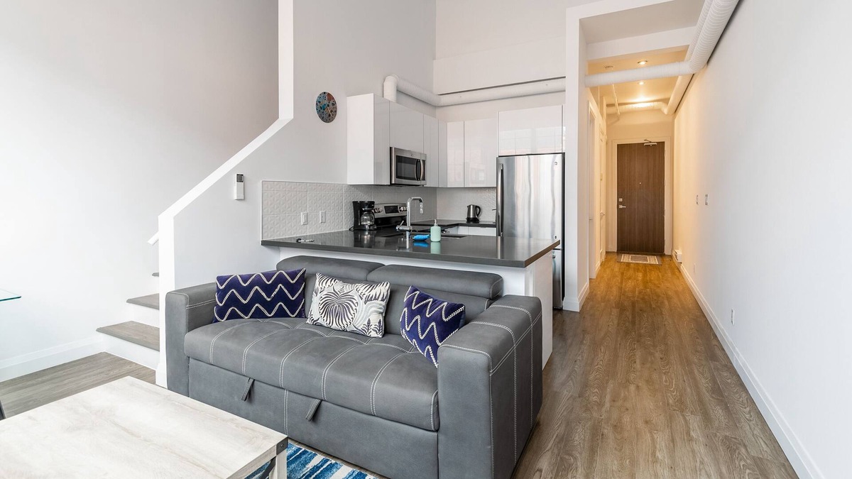 Kirkendall North Apartment | GLOBALSTAY . 2BR 2 STOREY LOFT. Free Parking.Gym