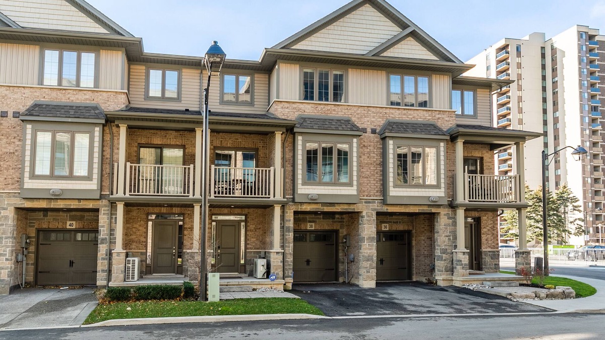 Stoney Creek House | GLOBALSTAY . 3BR 2.5BA Townhome 1 min to the Beach. BBQ.Parking