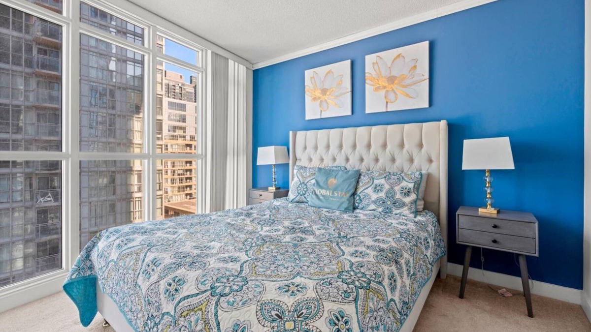 CityPlace Condo | GLOBALSTAY. Azure 1Br+den Apartment w Lake Ontario Views