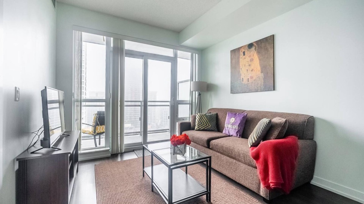 Yonge-Eglinton Condo | GLOBALSTAY. Modern Dunfield Ave 1 Bedroom Apartment