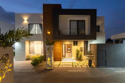 Santeo Villa | Glorias court
