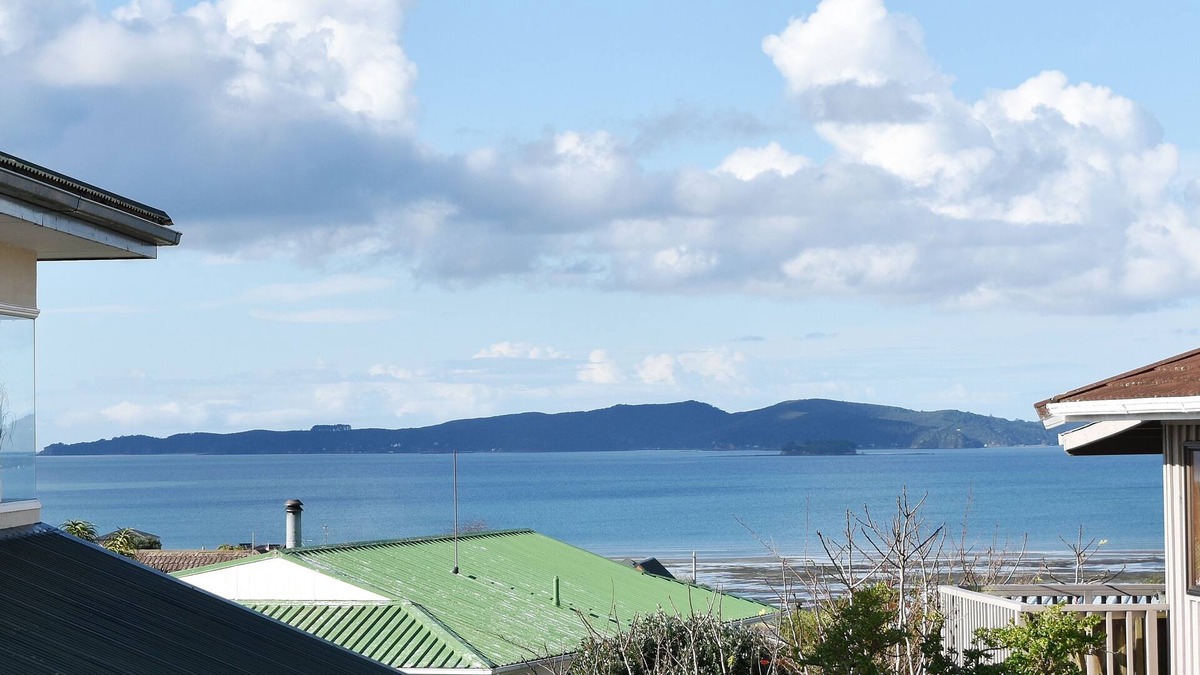 Snells Beach House | Glorious Sunrises - Bach Views