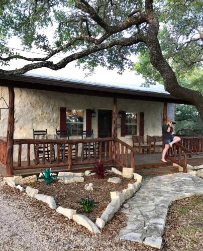 Pipe Creek Bed & Breakfast | Glory Hills Ranch