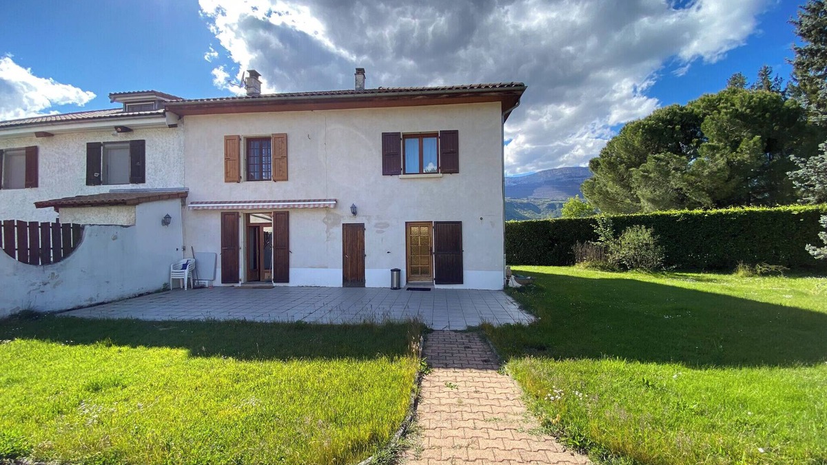 Varces-Allieres-et-Risset House | #GO | La Maison de Varces | Garden, 4 bedrooms 🌞