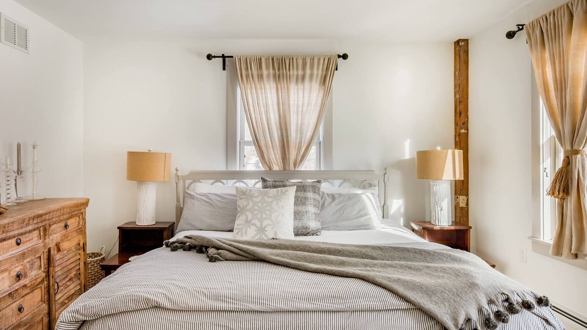 Waitsfield Apartment | Go Skiing or Hiking from an Enchanting, Light-Filled Home