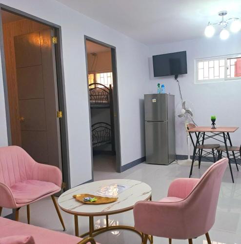 Olongapo House | Go-Vitug Apartell, 2-8 pax, AC, Netflix, Parking