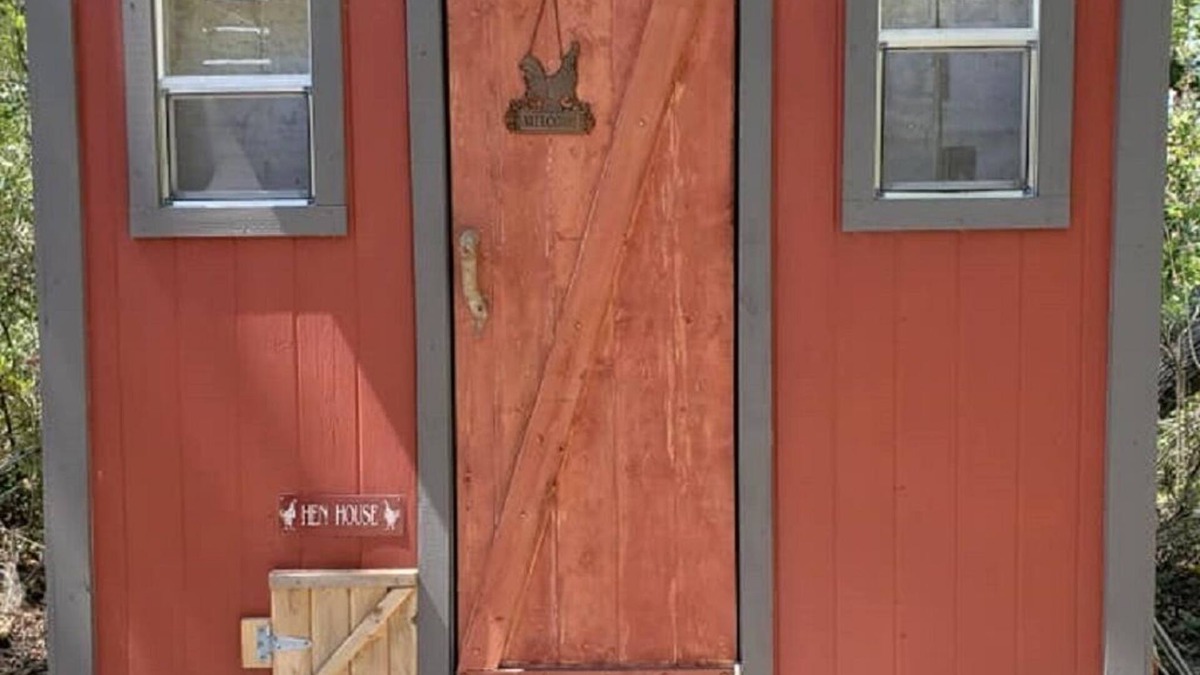 Telogia Cabin | Goat House Farm Stay Little Coop